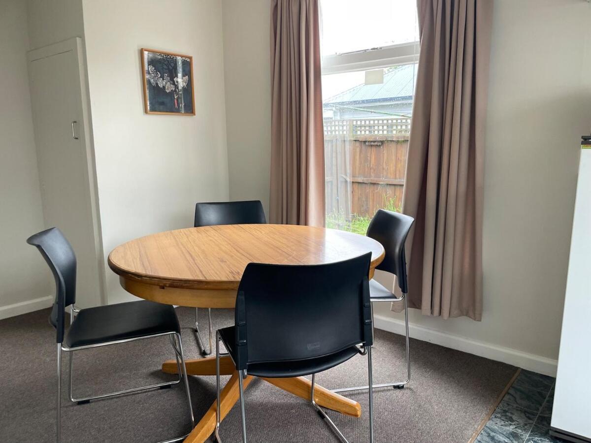 Apartment Attached Units On Madras! Unit A *